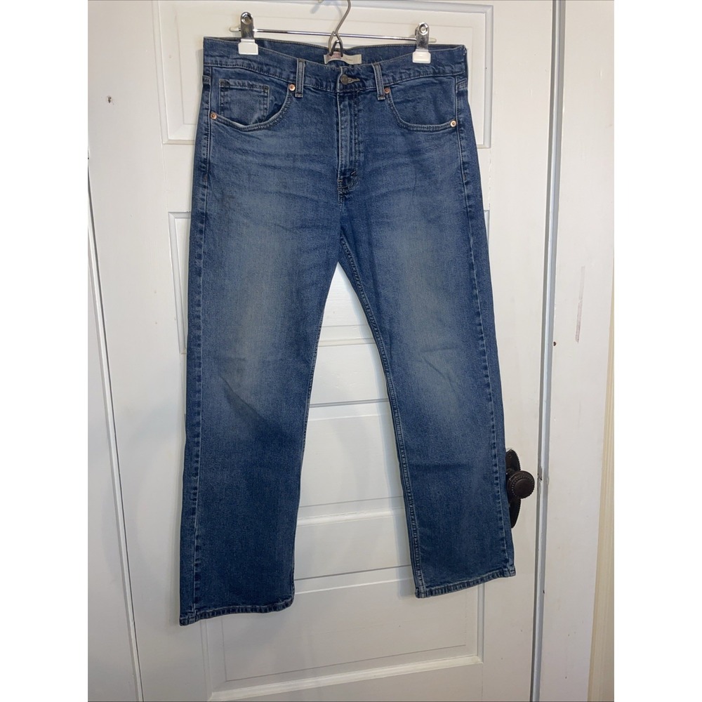 Signature Levi Strauss Jeans | Relaxed Fit 33x30L | Straight Leg Soft Cotton